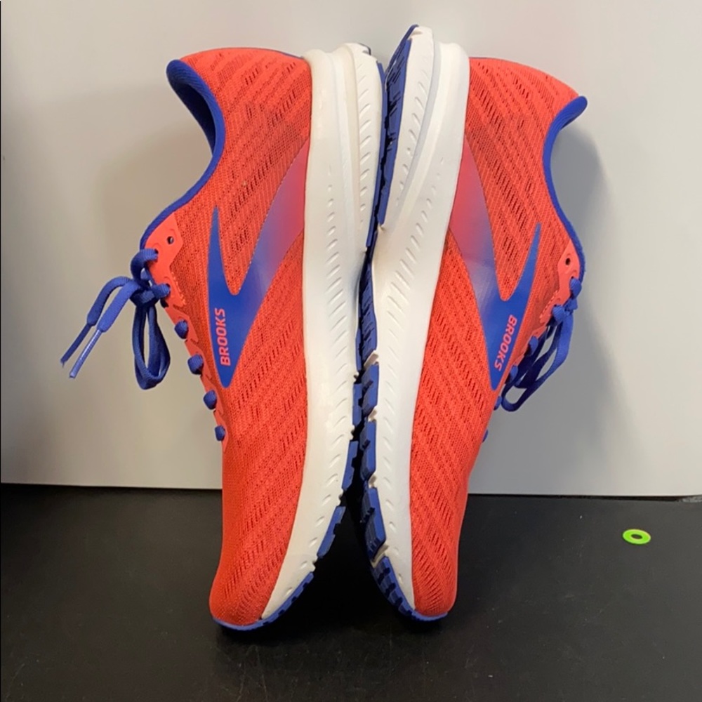 BROOKS LAUNCH 7 LADIES 9.5 SNEAKER - Picture 3 of 9